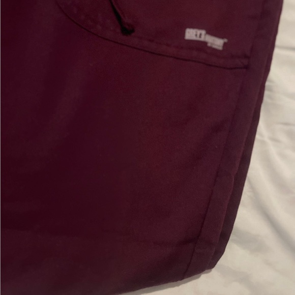 SOLD Grey’s Anatomy Scrub Pants SMALL - Picture 4 of 4